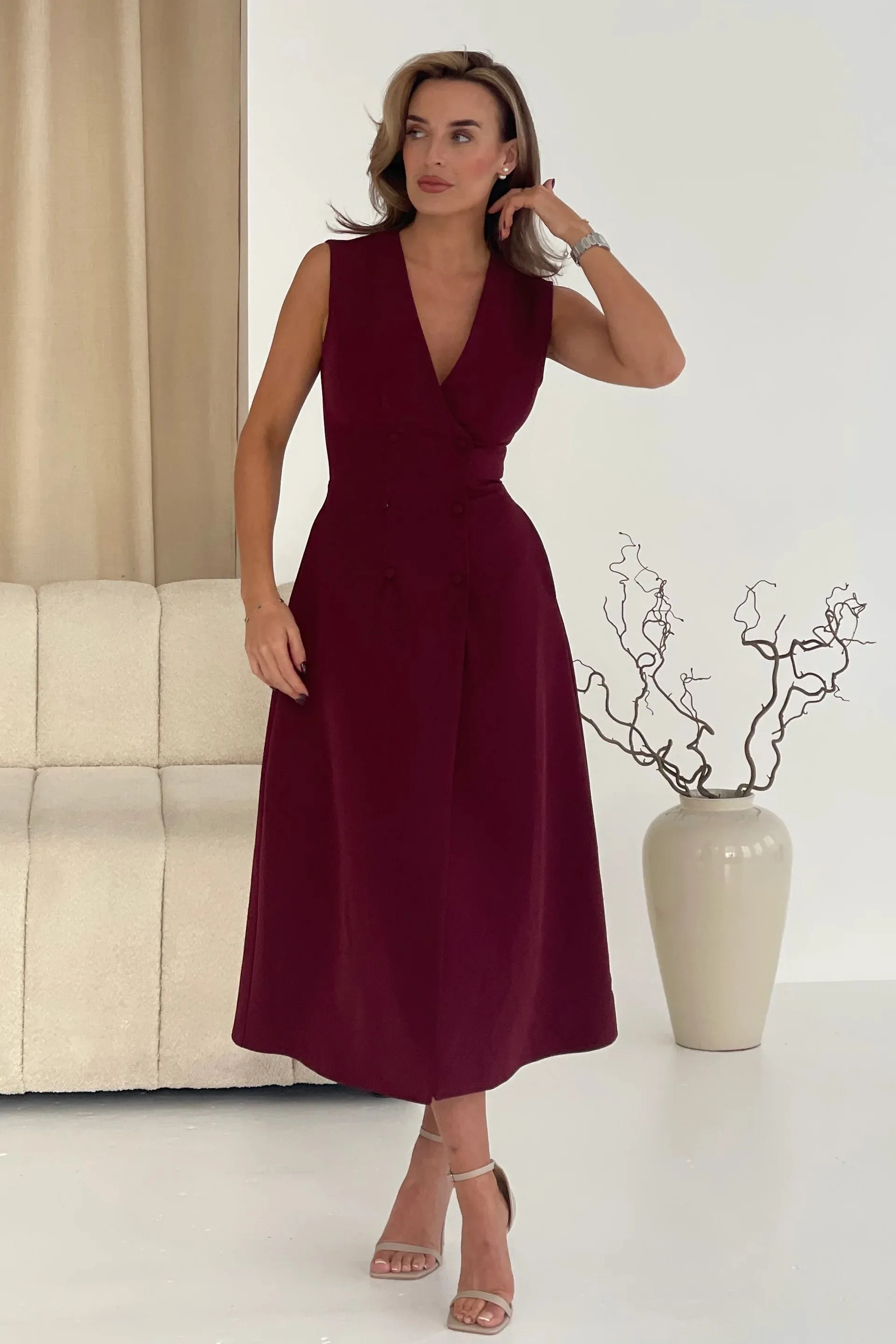 Hazel Tailored Sleeveless Midi Dress (Wine)
